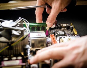Cara Memasang SSD NVMe di PC Desktop dari Awal Sampai Selesai
